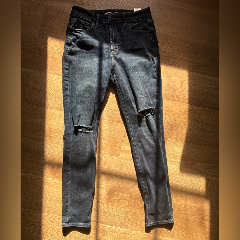 Old Navy Rockstar Super Skinny Dark Distressed Jeans